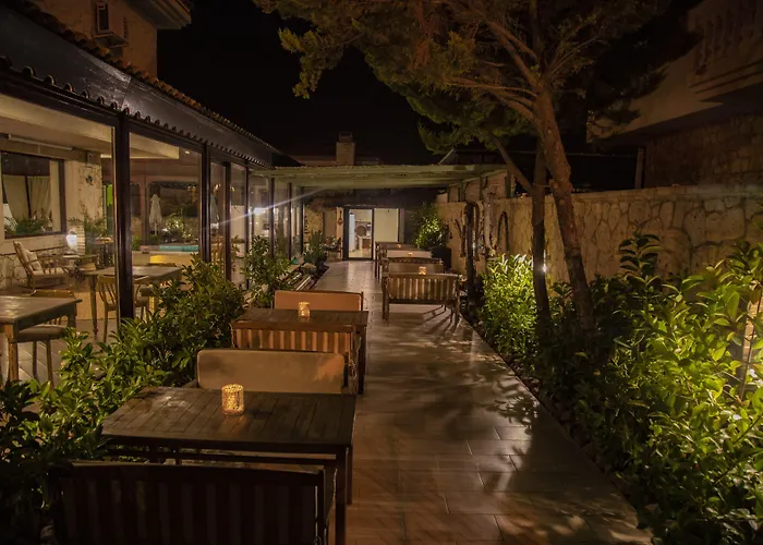 Hotel Teddy 3*