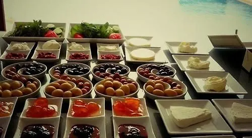 Hotel Teddy 3*