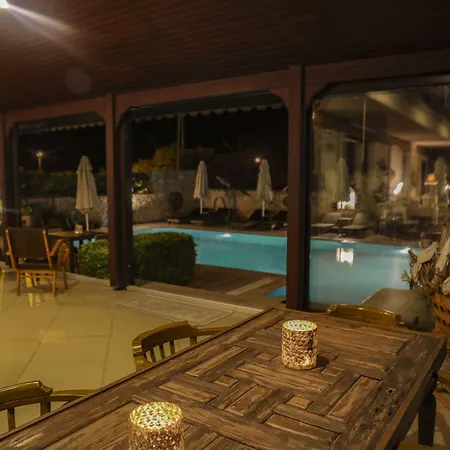 ホテル Teddy アラカティ