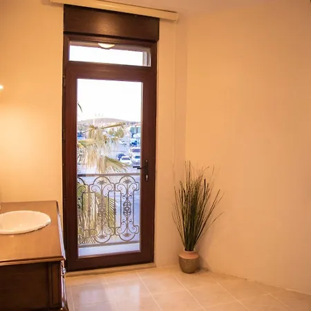 Teddy アラカティ